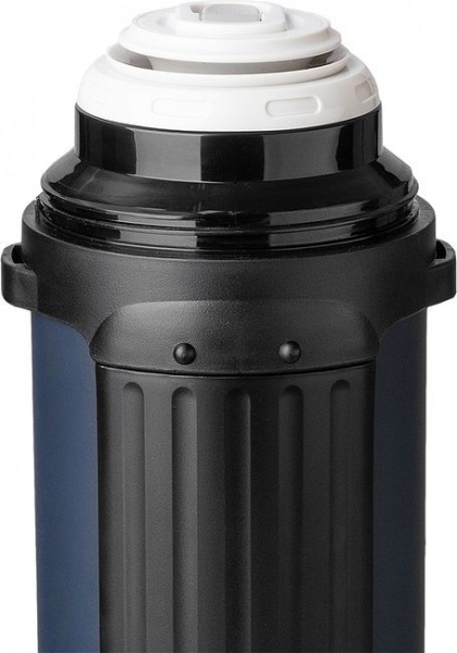 termos-hs-tm-042-1700ml-kryshka-kruzhka-s-ruchk-dop-pl-chashka-skl-ruchki-remen-3