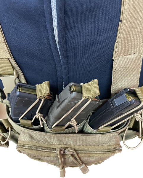 razgruzka-podsumok-hunter-manufacture-pod-3-magazina-s-sistemoj-molle-1